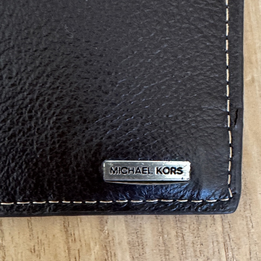 Men's Dark Brown Leather Bifold Wallet